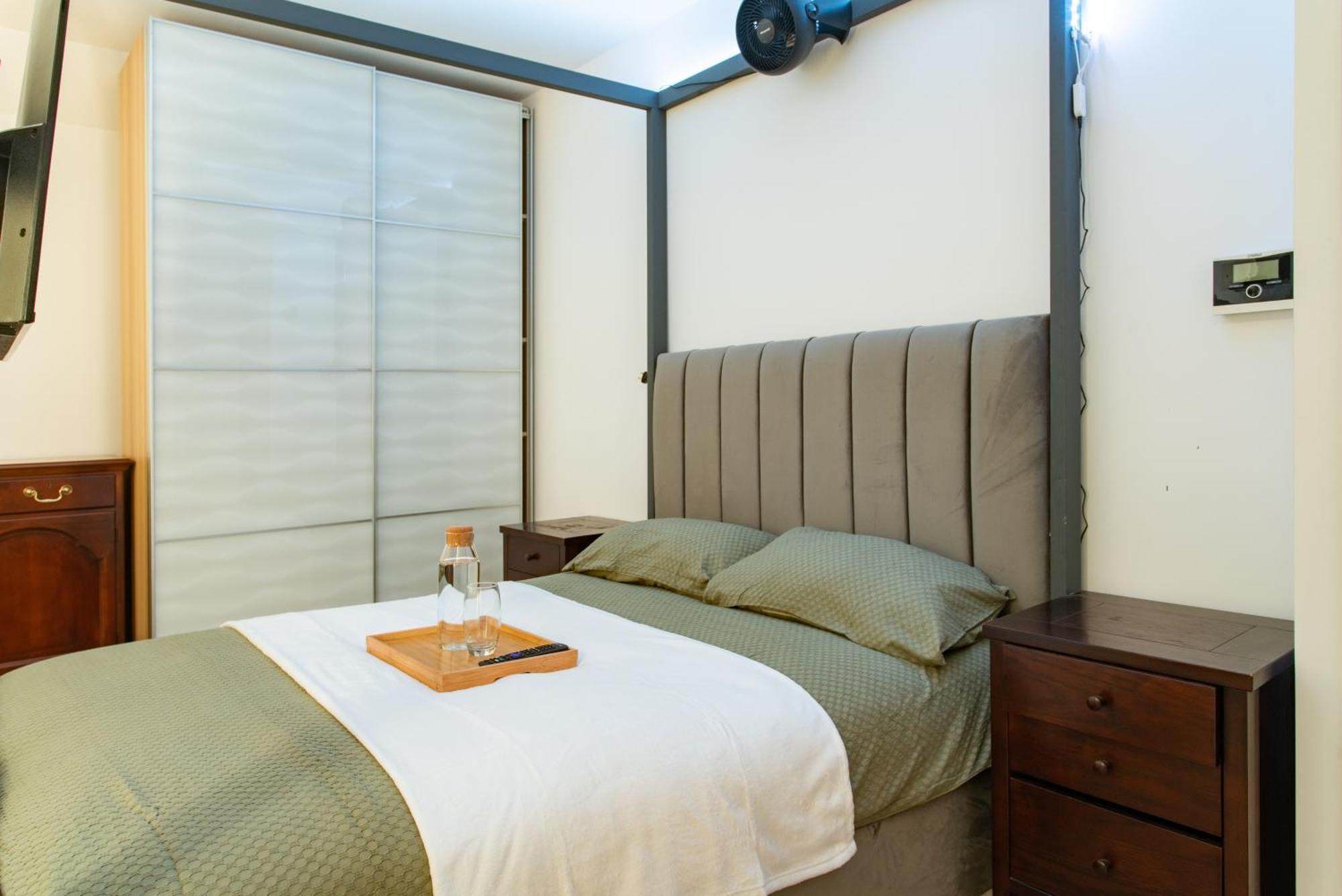 Modern 2Bed Pad W/ Hot Tub Villa Barking  Bagian luar foto