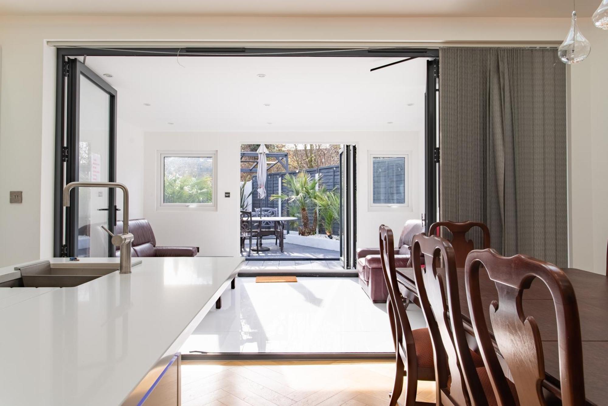 Modern 2Bed Pad W/ Hot Tub Villa Barking  Bagian luar foto